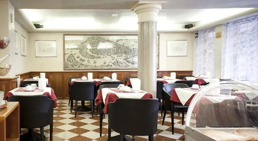 Hotel Commercio & Pellegrino Venice 3*,  Italy