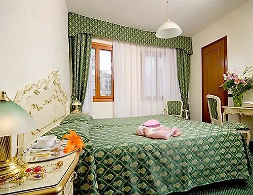 Hotel Commercio & Pellegrino Venice 3*,  Italy