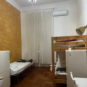 https://varese-guest-house.it-romehotels.com