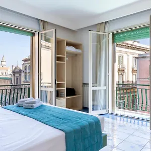 napolitamo.hotels-amalfi.com/