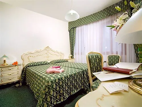 Hotel Commercio&Pellegrino Venezia 3*,