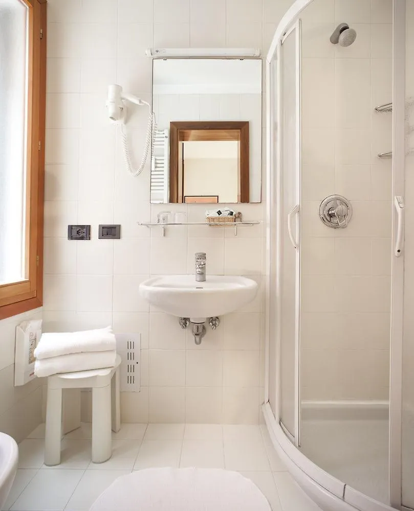 Hotel Commercio & Pellegrino Venedig 3*,